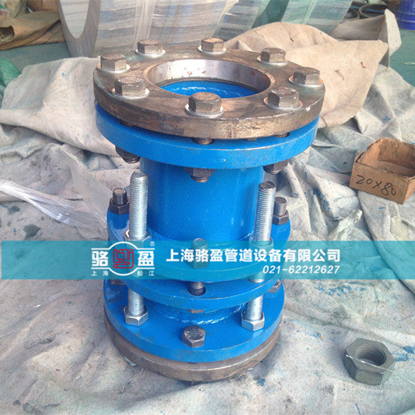 小口徑<a href=http://m.renliliufang.cn/ target=_blank class=infotextkey><a href=http://m.renliliufang.cn target=_blank class=infotextkey>伸縮接頭</a></a>實物圖